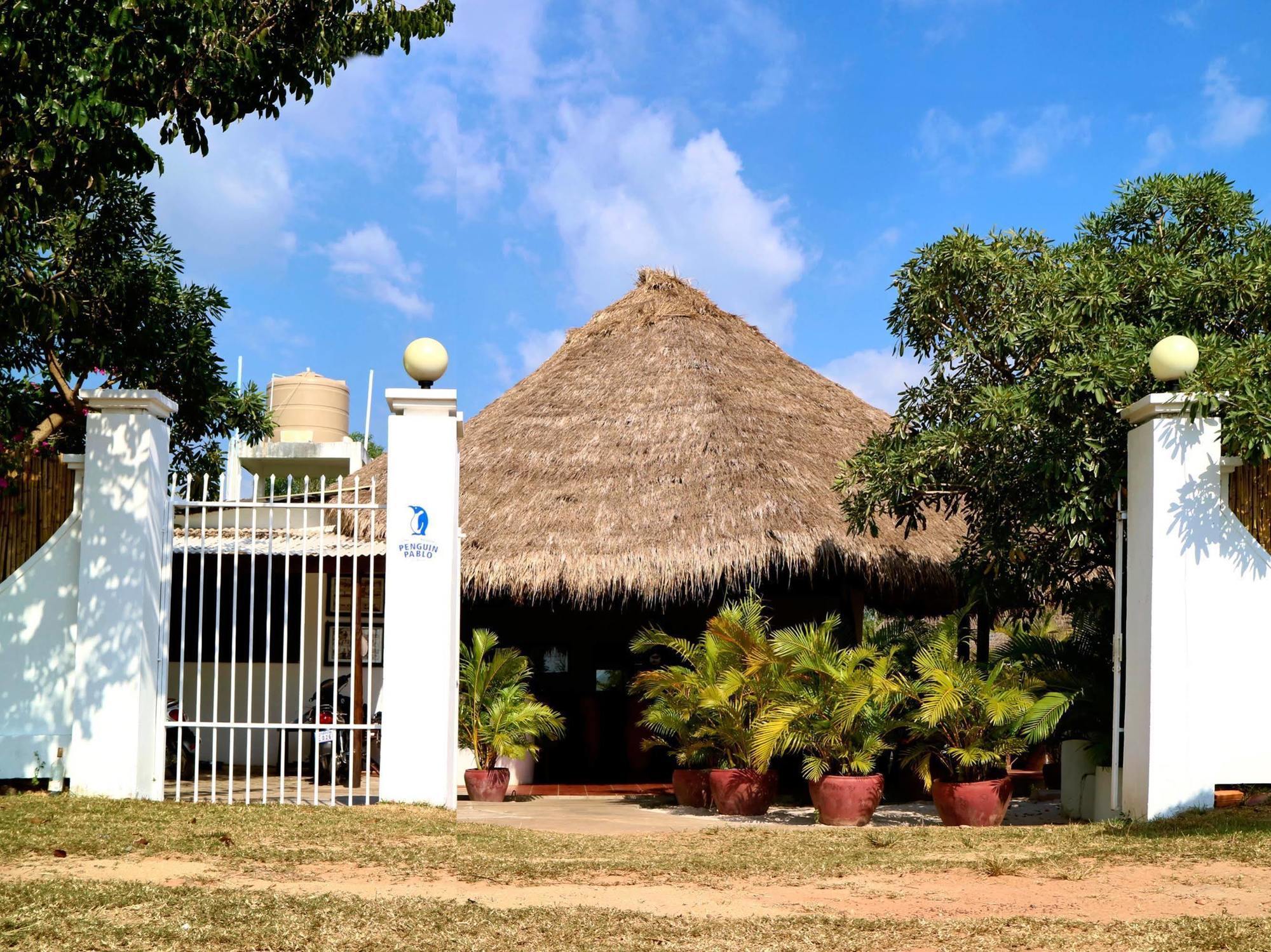 Penguin Pablo Bungalow Сиануквиль Экстерьер фото